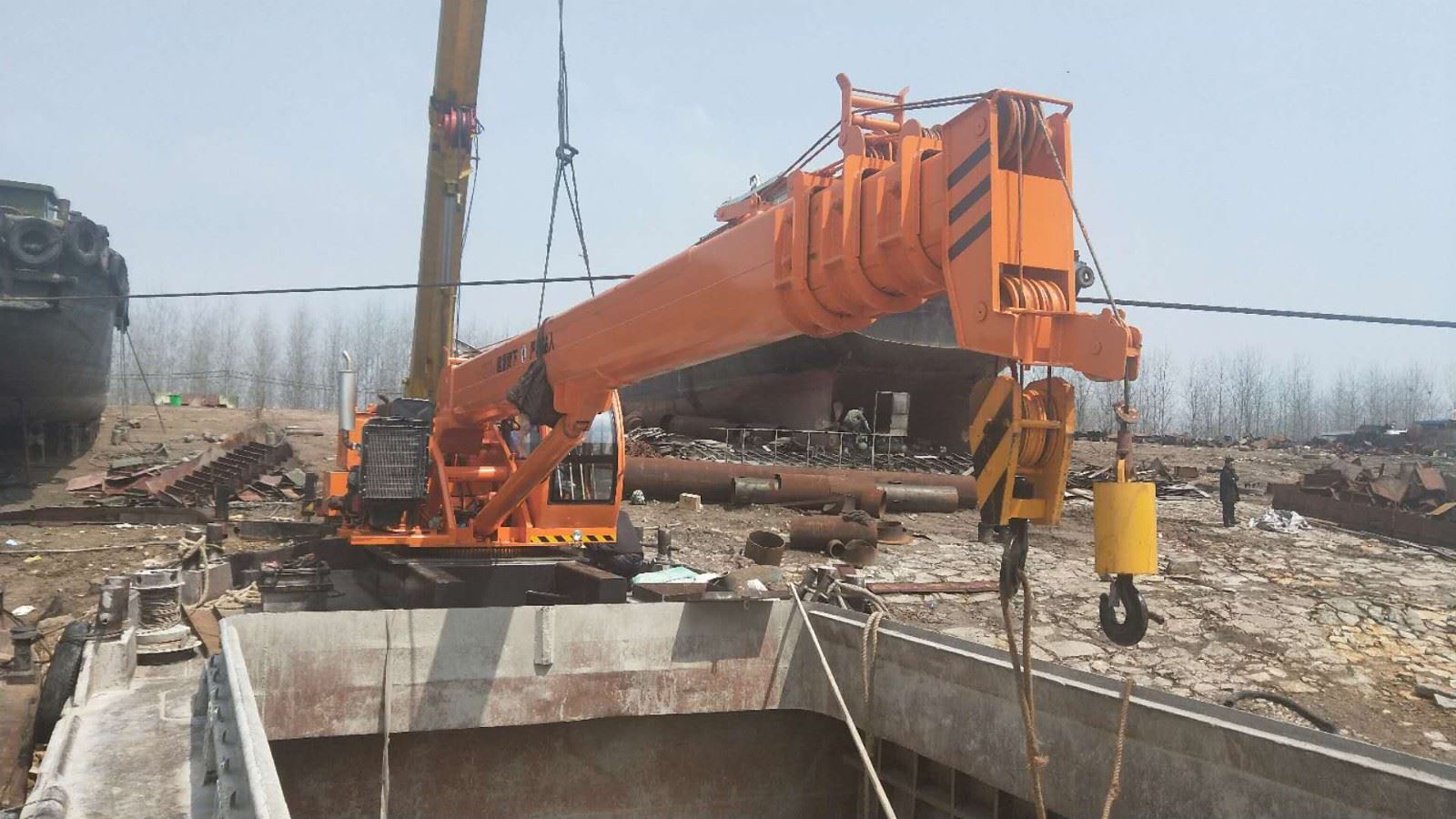 deck crane (5) deck crane (5)